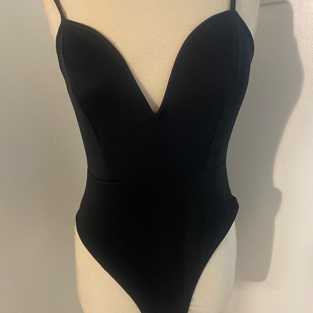 Boohoo Black V-Neck Swimsuit